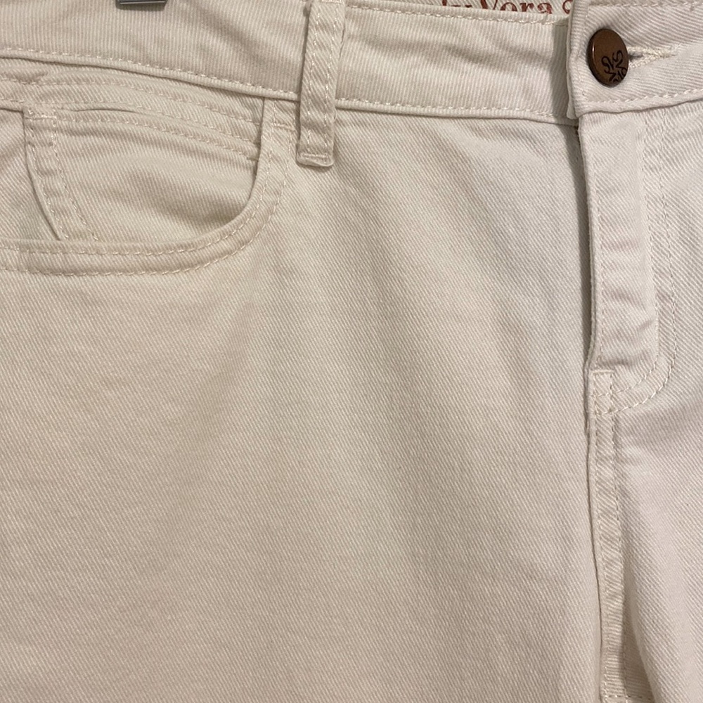 Simply Vera;Vera Wang Cream Roll Cuff Capri Jeans. Size 4